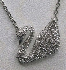 Swarovski collier swan usato  Castelnuovo Don Bosco