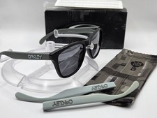 Oakley frogskins gp75 d'occasion  Magalas