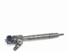 A6110700687 fuel injector d'occasion  Expédié en Belgium