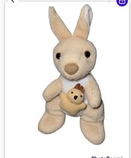 Canguru australiano com bebê bicho de pelúcia brinquedo de 8” de altura por brinquedos de moinho de vento comprar usado  Enviando para Brazil