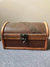 Używany, Drewniana brązowa szkatułka na biżuterię, vintage na sprzedaż  PL