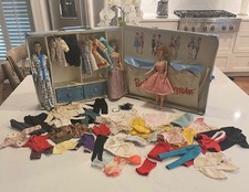 Lote de bonecas Barbie Ken Midge vintage Mattel com acessórios roupas em estojo de vinil comprar usado Lote de bonecas Barbie Ken Midge vintage Mattel com acessórios roupas em estojo de vinil comprar usado  Enviando para Brazil