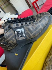 Sneakers fendi numero usato  Casapesenna