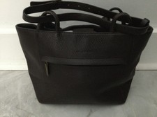 Usado, Bolsa de mão Via Spiga de couro um bolso interno com zíper e um bolso externo com zíper. comprar usado  Enviando para Brazil