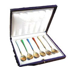 Conjunto antigo de 6 colheres Demitasse Elo Dinamarca prata esterlina esmalte guilhochê dourado comprar usado Conjunto antigo de 6 colheres Demitasse Elo Dinamarca prata esterlina esmalte guilhochê dourado comprar usado  Enviando para Brazil