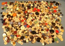 Vintage buttons lot for sale  Marshall