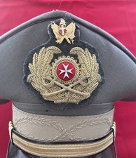 Berretto tesa corpo usato  Milano