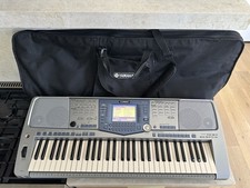 Usado, ESTAÇÃO DE TRABALHO TECLADO 61 teclas Yamaha PSR-1100 em ótimo estado de funcionamento!! comprar usado  Enviando para Brazil
