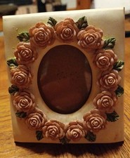 Usado, Moldura com rosas em torno da imagem 5" de altura x 4" de largura tela vertical comprar usado  Enviando para Brazil