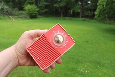 RÁDIO TRANSISTOR VINTAGE ANTIGO DÉCADA DE 1950 EXCELENTE PHILCO MEADOS DO SÉCULO COM ESTOJO DE TRANSPORTE comprar usado  Enviando para Brazil