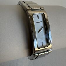 Relógio feminino DKNY aço inoxidável tom de prata pulseira pequena, 14mm NY-3167 comprar usado  Enviando para Brazil