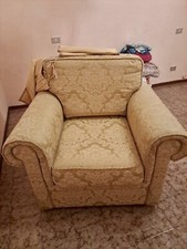 Poltrona damascata usato  Avezzano