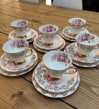 Pretty vintage tea for sale  HINDHEAD