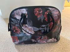 Kenneth cole hand for sale  FARNHAM