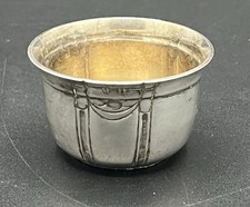 Small silver metal d'occasion  Expédié en Belgium