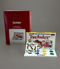 Ornamento miniatura Hallmark Twister 8th In Family Game Night Series 2021 na caixa comprar usado  Enviando para Brazil
