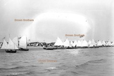 Negativos de câmera de vidro para canoas à vela da década de 1910 @ The Shore on Sparkling Seas (2 comprar usado Negativos de câmera de vidro para canoas à vela da década de 1910 @ The Shore on Sparkling Seas (2 comprar usado  Enviando para Brazil