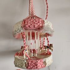 Antigo Macramé Rosa/Branco Carrossel Luz Suspensa Berçário Quarto de Bebê Teto Cavalo comprar usado  Enviando para Brazil