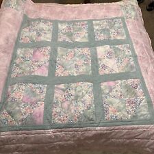 Colcha floral reversível rosa gêmea antiga feita à mão padrão quadrado bebê vintage comprar usado  Enviando para Brazil