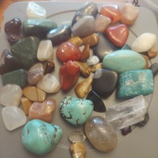 various crystals stones for sale  Bell