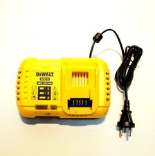 International dewalt dcb118 d'occasion  Expédié en Belgium