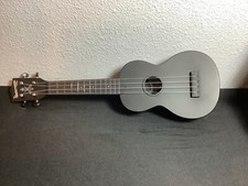 Kala Brand Music Co. The Waterman Beach Collection, ukulele de 4 cordas, usado à direita, usado comprar usado  Enviando para Brazil