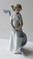 Nao pottery daisa for sale  NOTTINGHAM