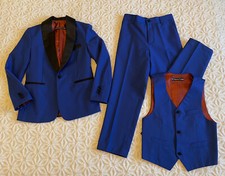 Yuan piece suit for sale  Wellington