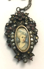 Ancien collier pendentif d'occasion  Cernay