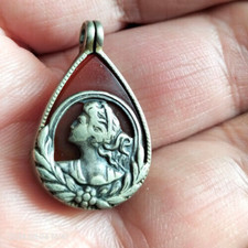 Pendentif ancien motif d'occasion  Saint-Valery-sur-Somme