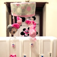 Berço móvel de pelúcia rosa e cinza Disney Minnie Mouse cabeças de mouse, usado comprar usado  Enviando para Brazil