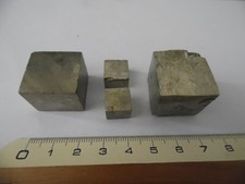 Cubes pyrite dorée d'occasion  Gisors