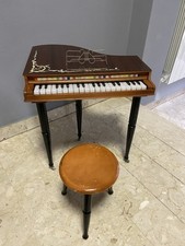 Pianoforte giocattolo 1960 usato  Samarate