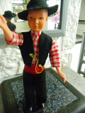 Poupee folklorique convert d'occasion Poupee folklorique convert d'occasion  Baccarat