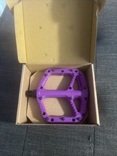 Um componente de pedal plano roxo, usado comprar usado Um componente de pedal plano roxo, usado comprar usado  Enviando para Brazil