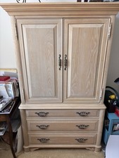 Solid oak armoire d'occasion  Expédié en Belgium