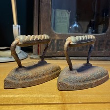 Par de roupas tristes primitivas fundidas antigas de 1800 ferros alça acolchoada combinando comprar usado  Enviando para Brazil
