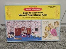 Kit de móveis de madeira Realife Miniatures série Heritage berçário completo 1975  comprar usado  Enviando para Brazil