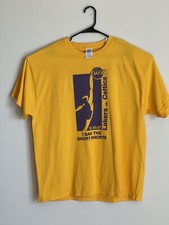 Camiseta Lakers vs Celtics 12-30-07 I Saw the Short Shorts dourada + roxa G, usado comprar usado  Enviando para Brazil