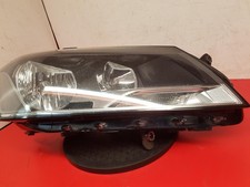 Volkswagen passat headlight for sale  THAME