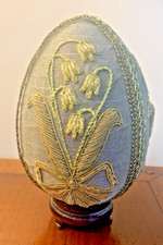 Grand oeuf brodé d'occasion  Cesson
