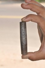 Usado, Vintage Ferro Artesanal Pequeno Forma Cilíndrica Kit de Ferramentas Diferente, Colecionável comprar usado  Enviando para Brazil