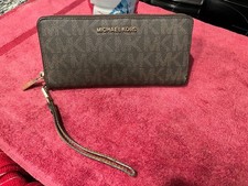 Carteira feminina Michael Kors Travel grande plana MF telefone pulseira marrom comprar usado  Enviando para Brazil