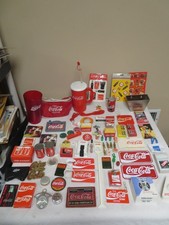 Usado, GRANDE LOTE DE POCHETE DE COCA COLA, ADESIVOS, ETIQUETAS DE BAGAGEM, LATAS S & P MUITO MAIS comprar usado Usado, GRANDE LOTE DE POCHETE DE COCA COLA, ADESIVOS, ETIQUETAS DE BAGAGEM, LATAS S & P MUITO MAIS comprar usado  Enviando para Brazil