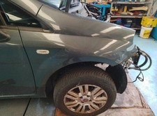Parafango anteriore destro usato  Italia