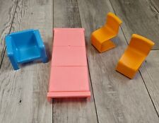 Lote de móveis vintage 1973 Barbie boneca casa dos sonhos cadeiras laranja cama rosa cadeira azul, usado comprar usado  Enviando para Brazil