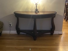 Entrance table for sale  Fair Lawn