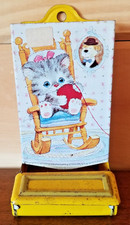 Cofre Jasco Hong Kong Vintage Suspenso Fósforo com Gatinho e Ratos Estanho Prensado comprar usado Cofre Jasco Hong Kong Vintage Suspenso Fósforo com Gatinho e Ratos Estanho Prensado comprar usado  Enviando para Brazil