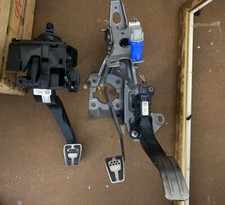 Pedali ford fiesta usato  Giarre