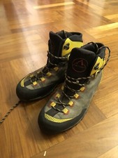 Scarpe trekking uomo usato  Segrate